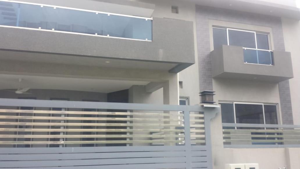 Zaib Guest House E-11 อิสลามาบัด ภายนอก รูปภาพ