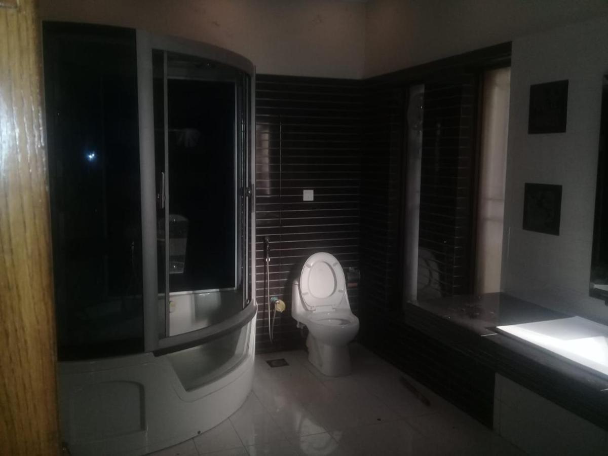 Zaib Guest House E-11 อิสลามาบัด ภายนอก รูปภาพ