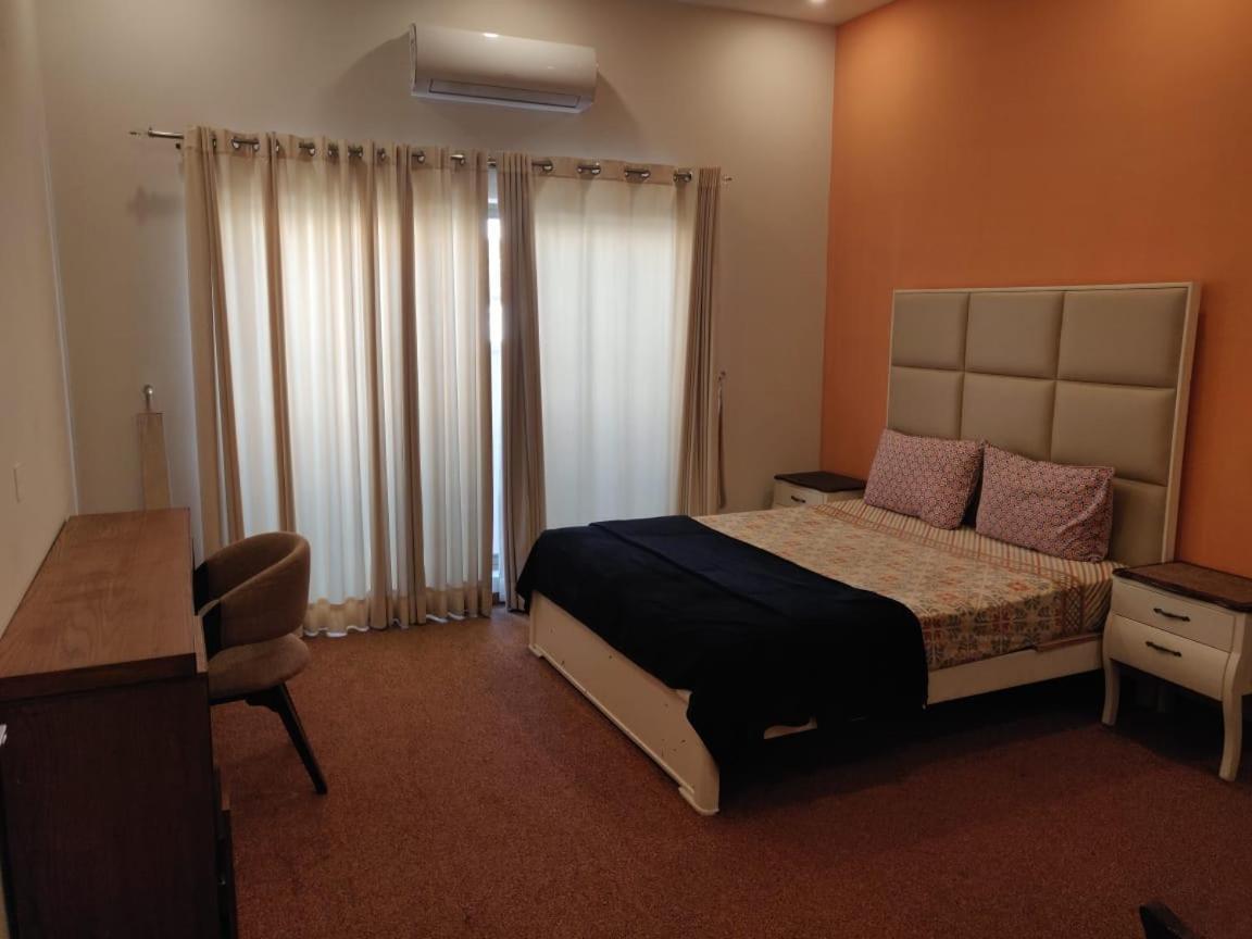 Zaib Guest House E-11 อิสลามาบัด ภายนอก รูปภาพ