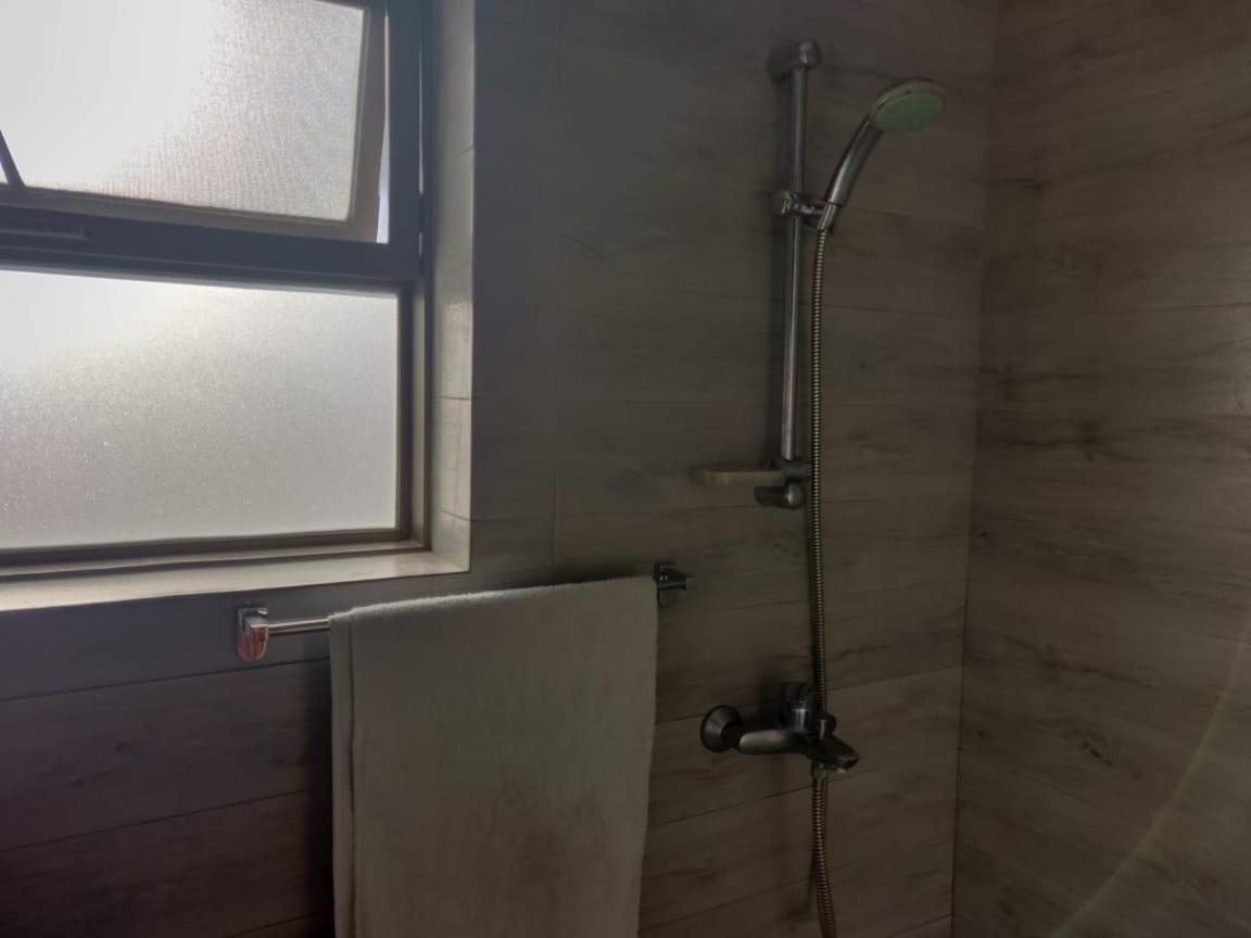 Zaib Guest House E-11 อิสลามาบัด ภายนอก รูปภาพ
