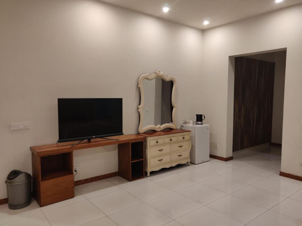 Zaib Guest House E-11 อิสลามาบัด ภายนอก รูปภาพ