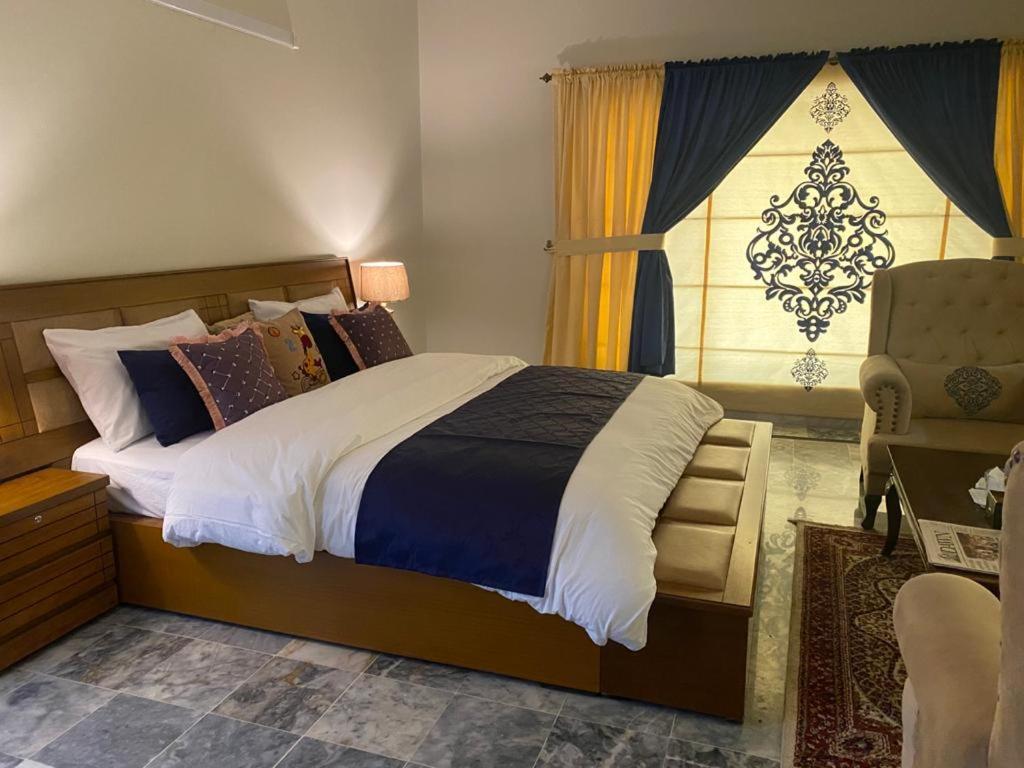 Zaib Guest House E-11 อิสลามาบัด ภายนอก รูปภาพ