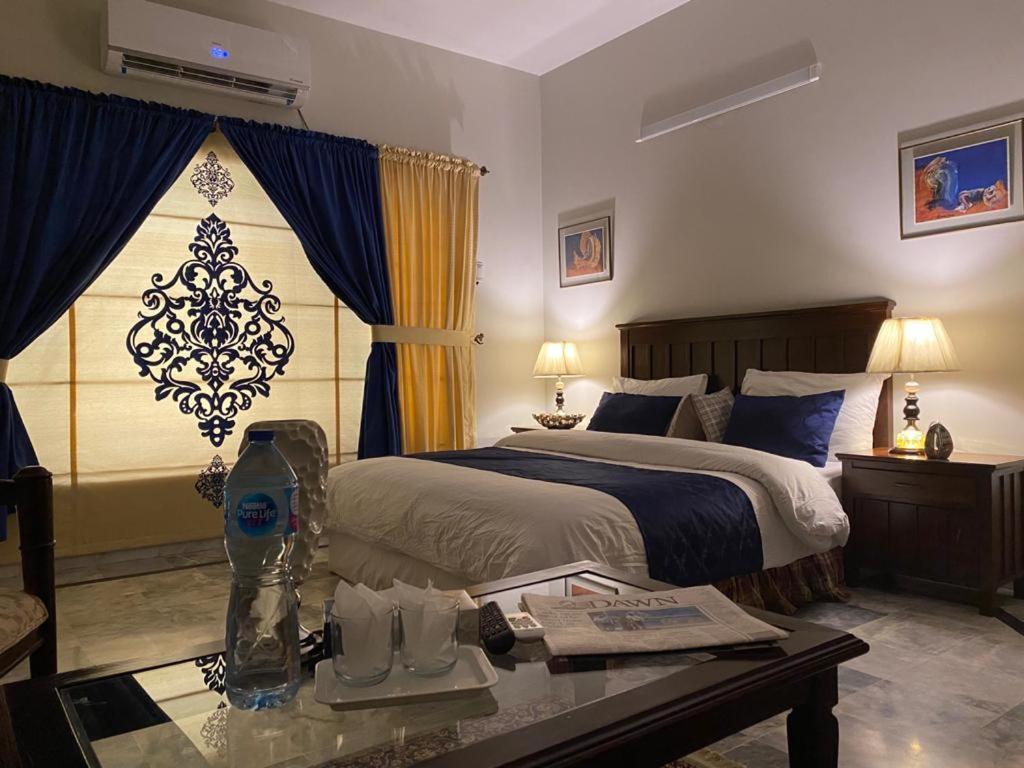Zaib Guest House E-11 อิสลามาบัด ภายนอก รูปภาพ